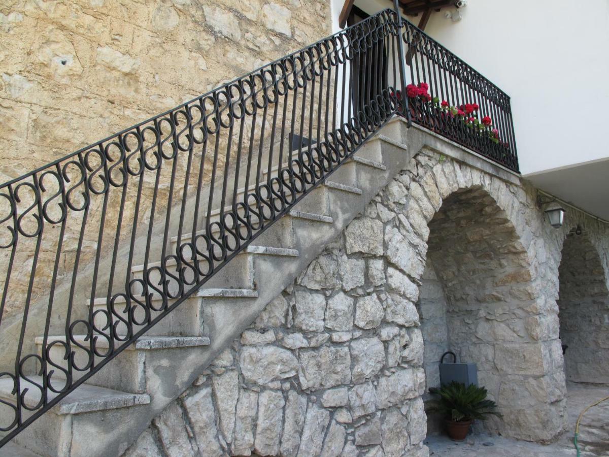 Casa Sarlo Aparthotel Petina Exterior photo