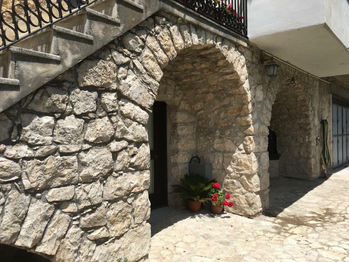 Casa Sarlo Aparthotel Petina Exterior photo
